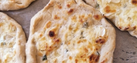 Peinirli - grecka pizza